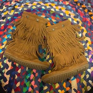 Minnetonka size 13 boots